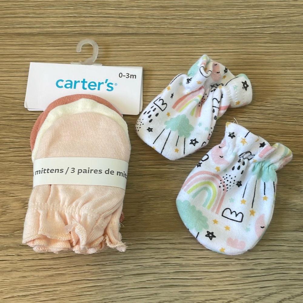 Carter’s NWT Baby mitts